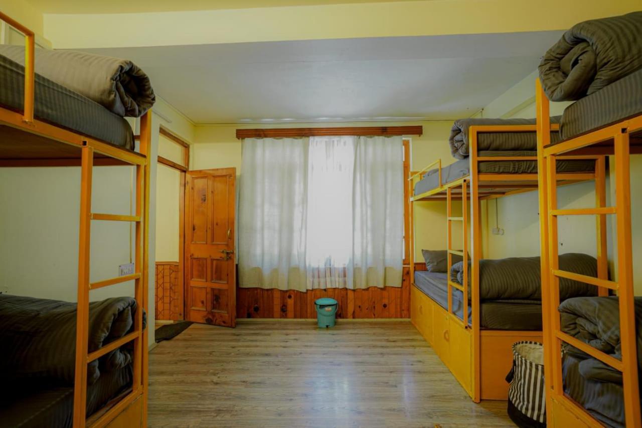 Mars Monkey Hostel & Cafe มะนาลี ภายนอก รูปภาพ