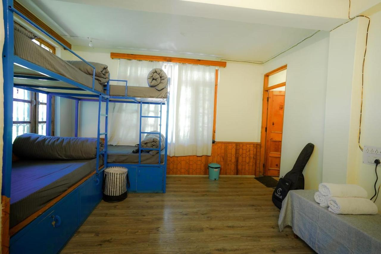 Mars Monkey Hostel & Cafe มะนาลี ภายนอก รูปภาพ