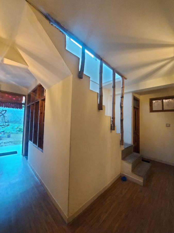 Mars Monkey Hostel & Cafe มะนาลี ภายนอก รูปภาพ