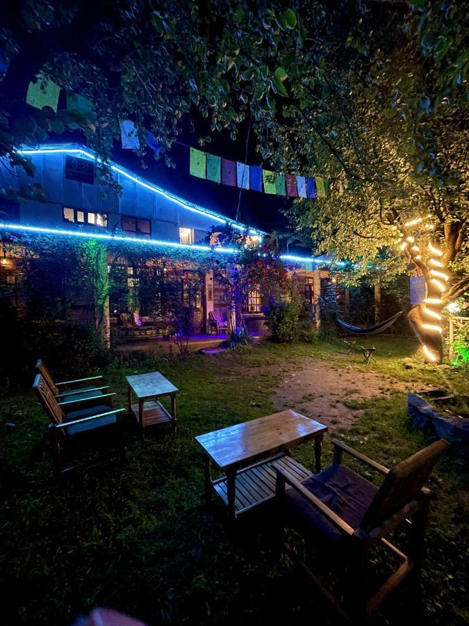 Mars Monkey Hostel & Cafe มะนาลี ภายนอก รูปภาพ